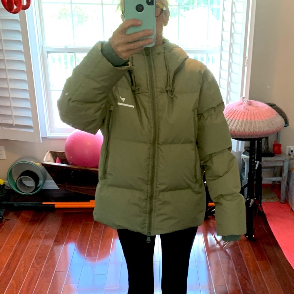 BNWT The Arrivals nyc Aer Core Down Puffer Jacket Large Light Army
